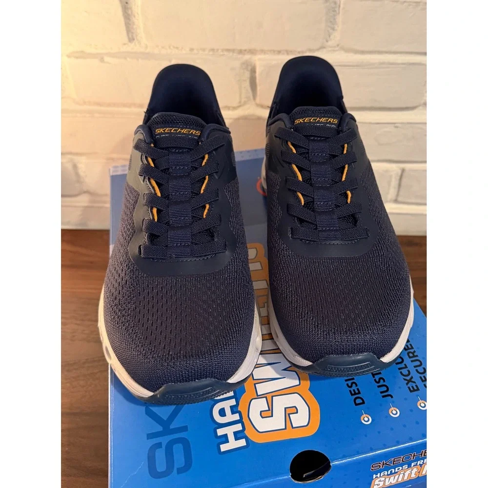 NWT Skechers Hands Free Slip-ins Swift Fit Mens 9.5 Navy Sneakers Glide-Step